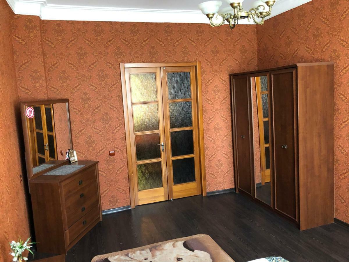 Apartment in the city centre Dnipro Exterior foto